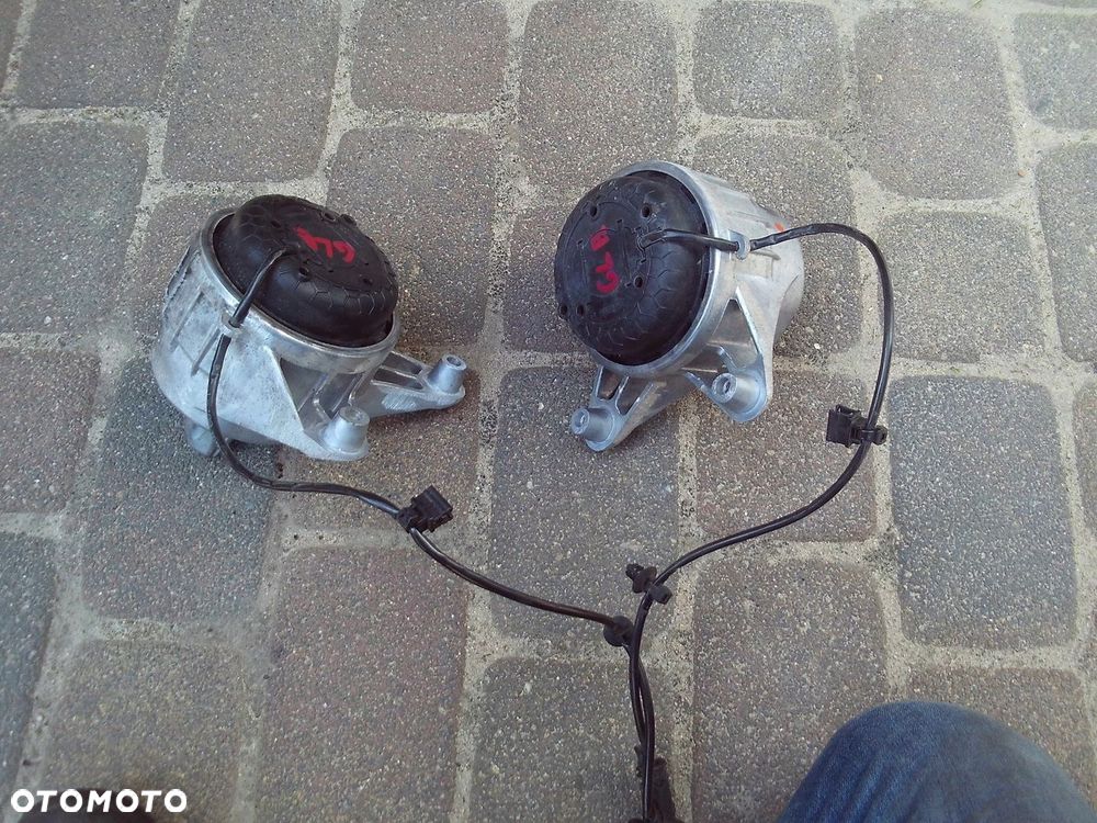 PODUSZKA SILNIKA MERCEDES GLE W167 1672406000 PRAWA - 2