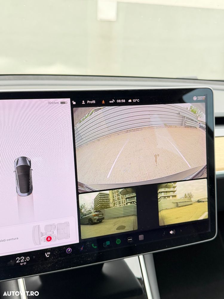 Tesla Model 3 - 8