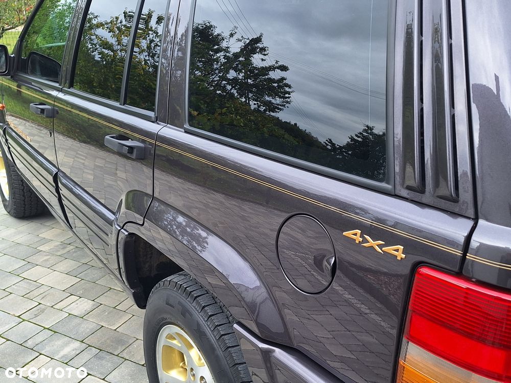 Jeep Grand Cherokee - 12