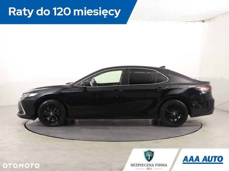 Toyota Camry - 4