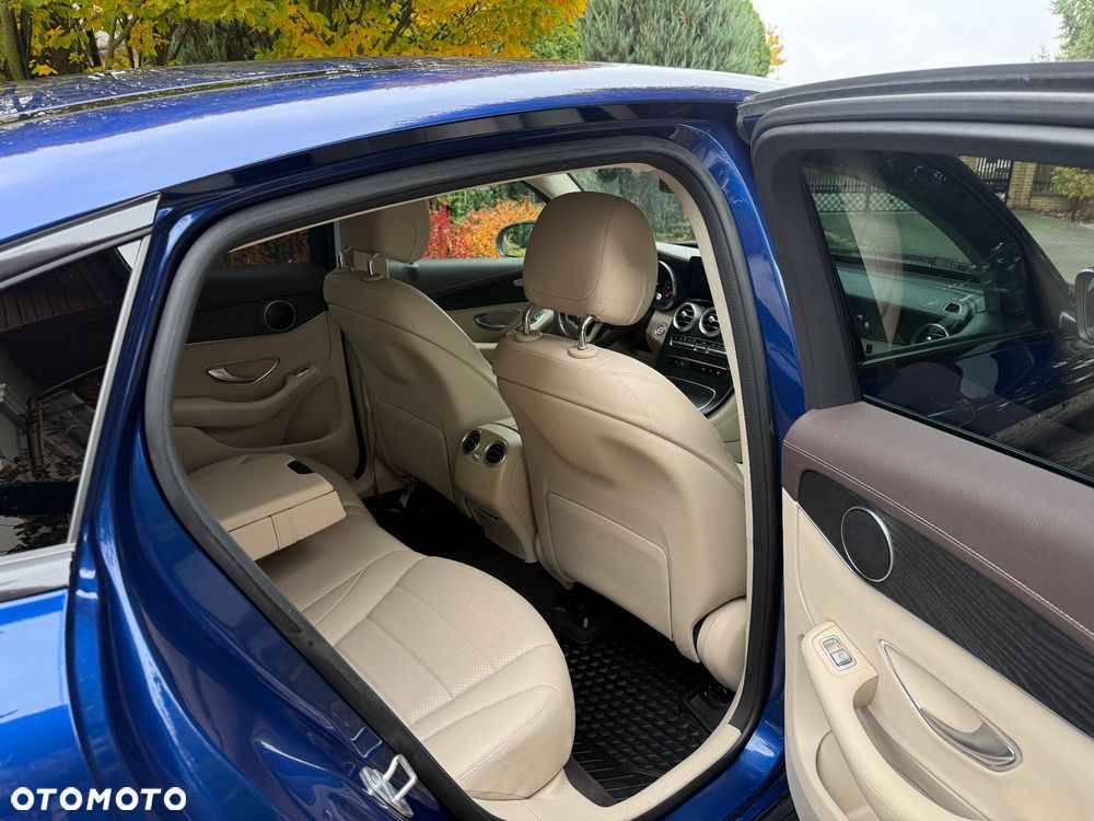 Mercedes-Benz GLC 200 d 4Matic 9G-TRONIC AMG Line - 29