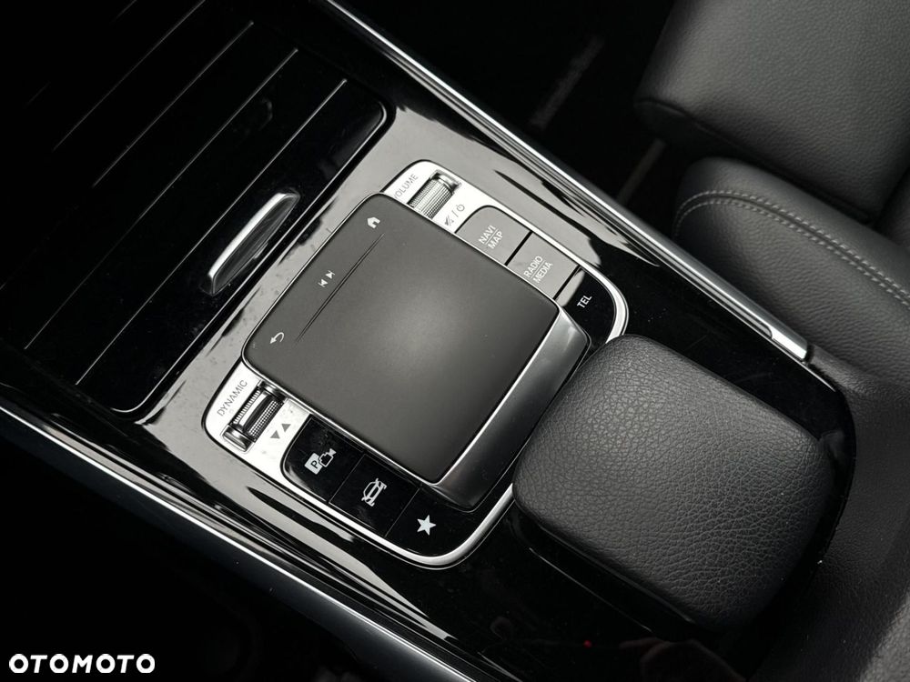 Mercedes-Benz GLB - 22