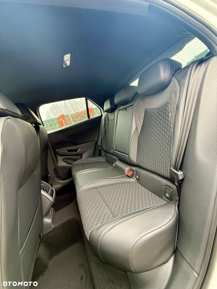 Volkswagen T-Roc 1.5 eTSI R-Line DSG - 31