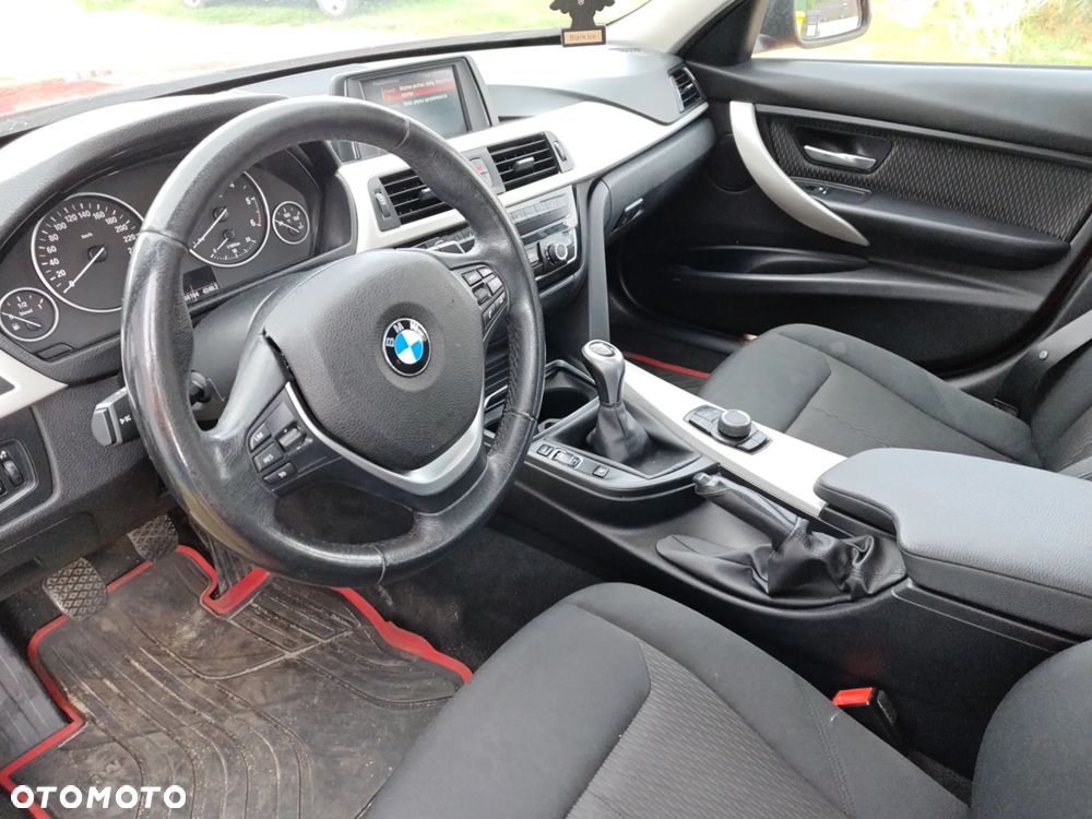 BMW Seria 3 318d - 4