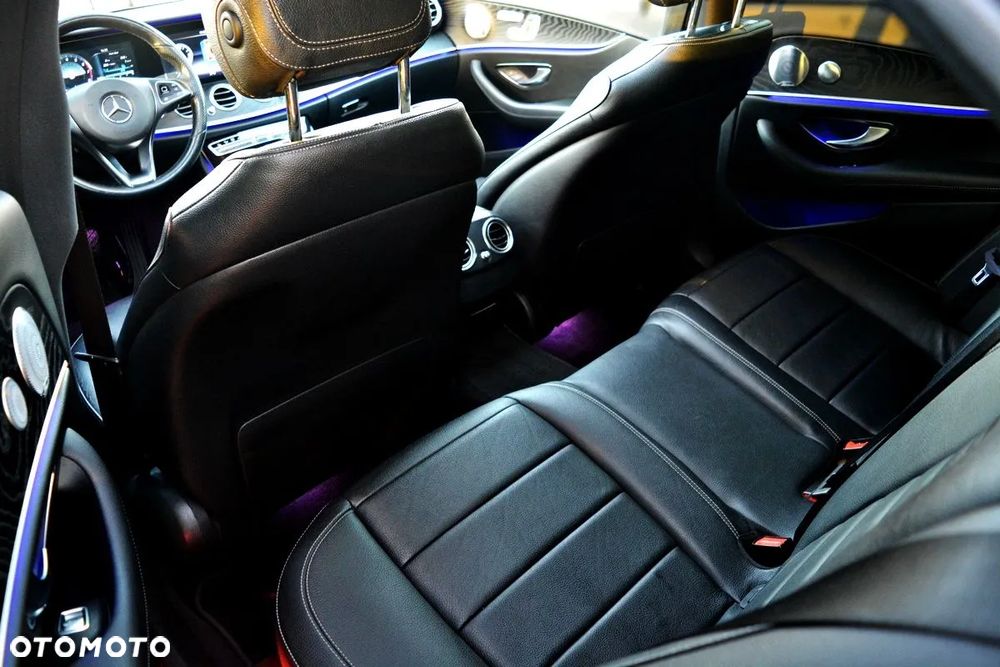 Mercedes-Benz Klasa E 250 9G-TRONIC AMG Line - 25