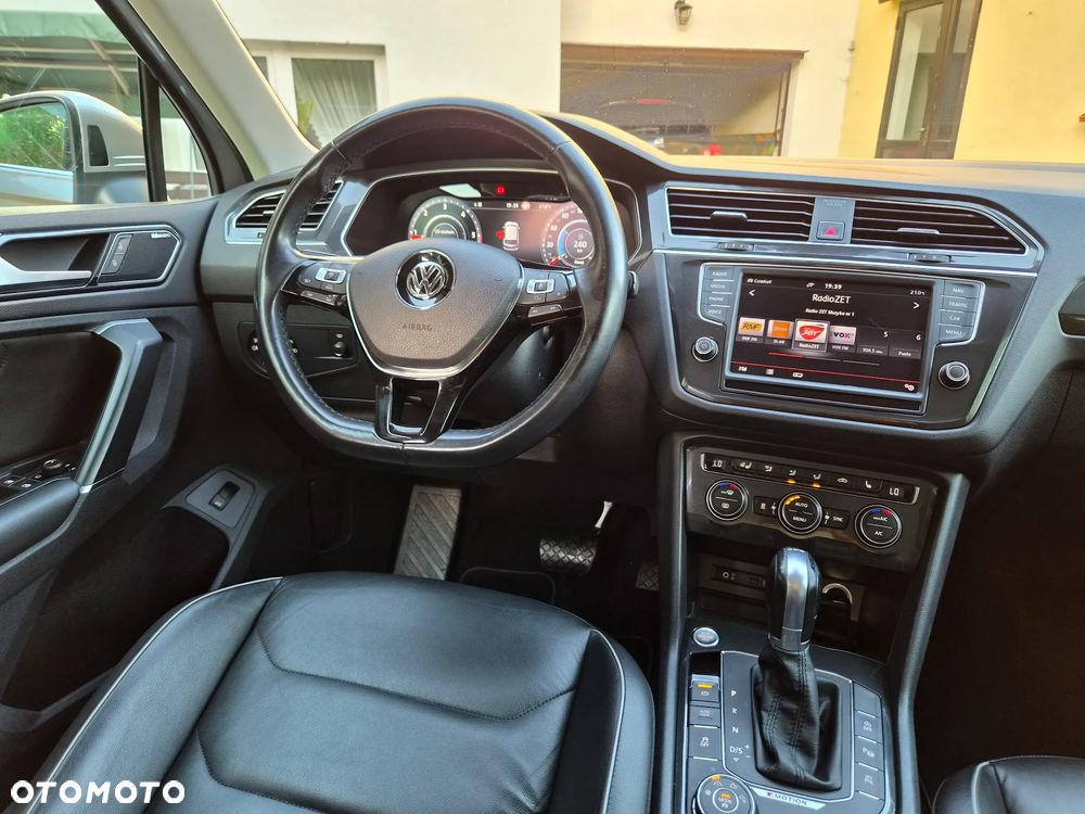 Volkswagen Tiguan 2.0 TDI SCR 4MotION DSG R-Line - 16