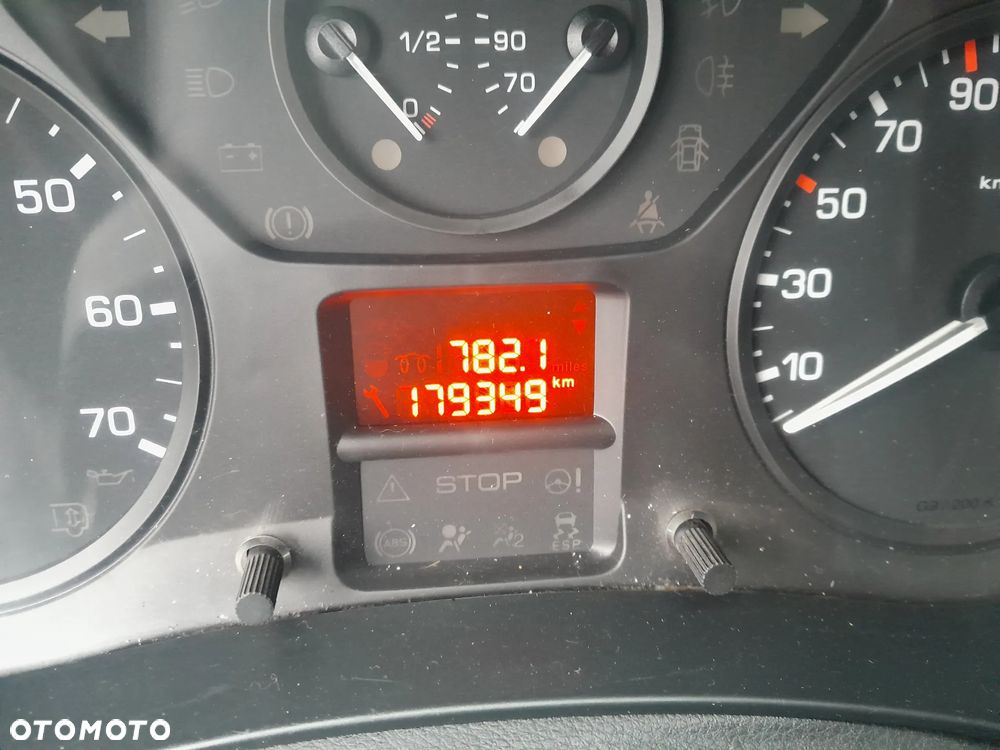 Peugeot Partner - 10