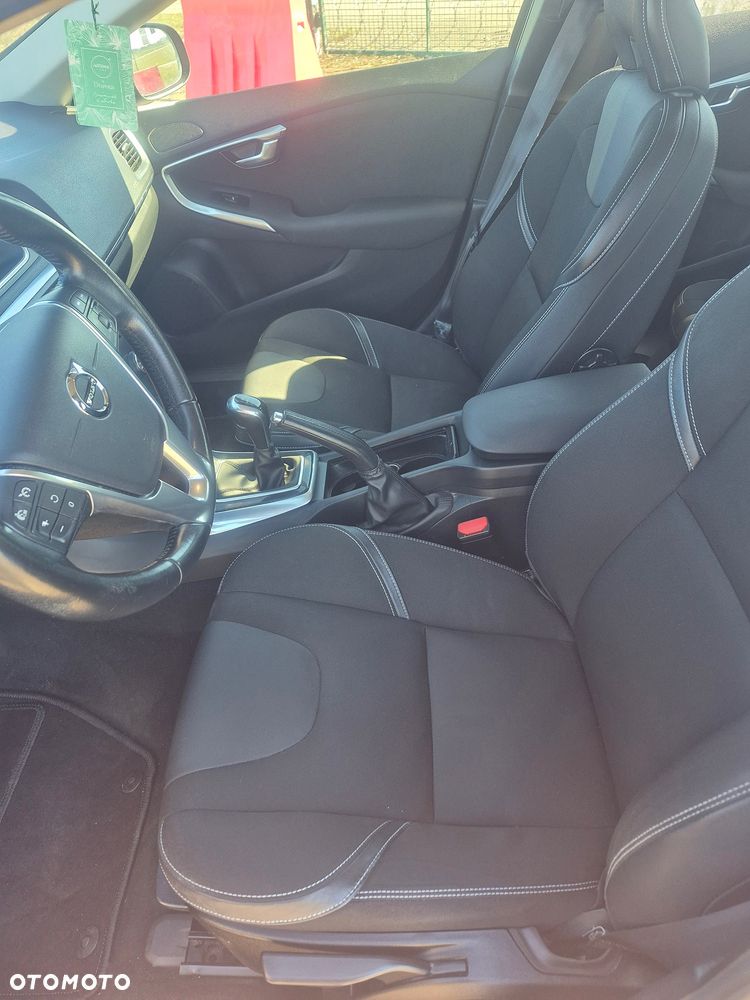Volvo V40 D2 Drive-E R-Design Kinetic - 27