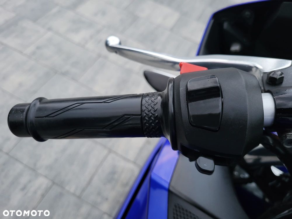 Yamaha YZF - 23