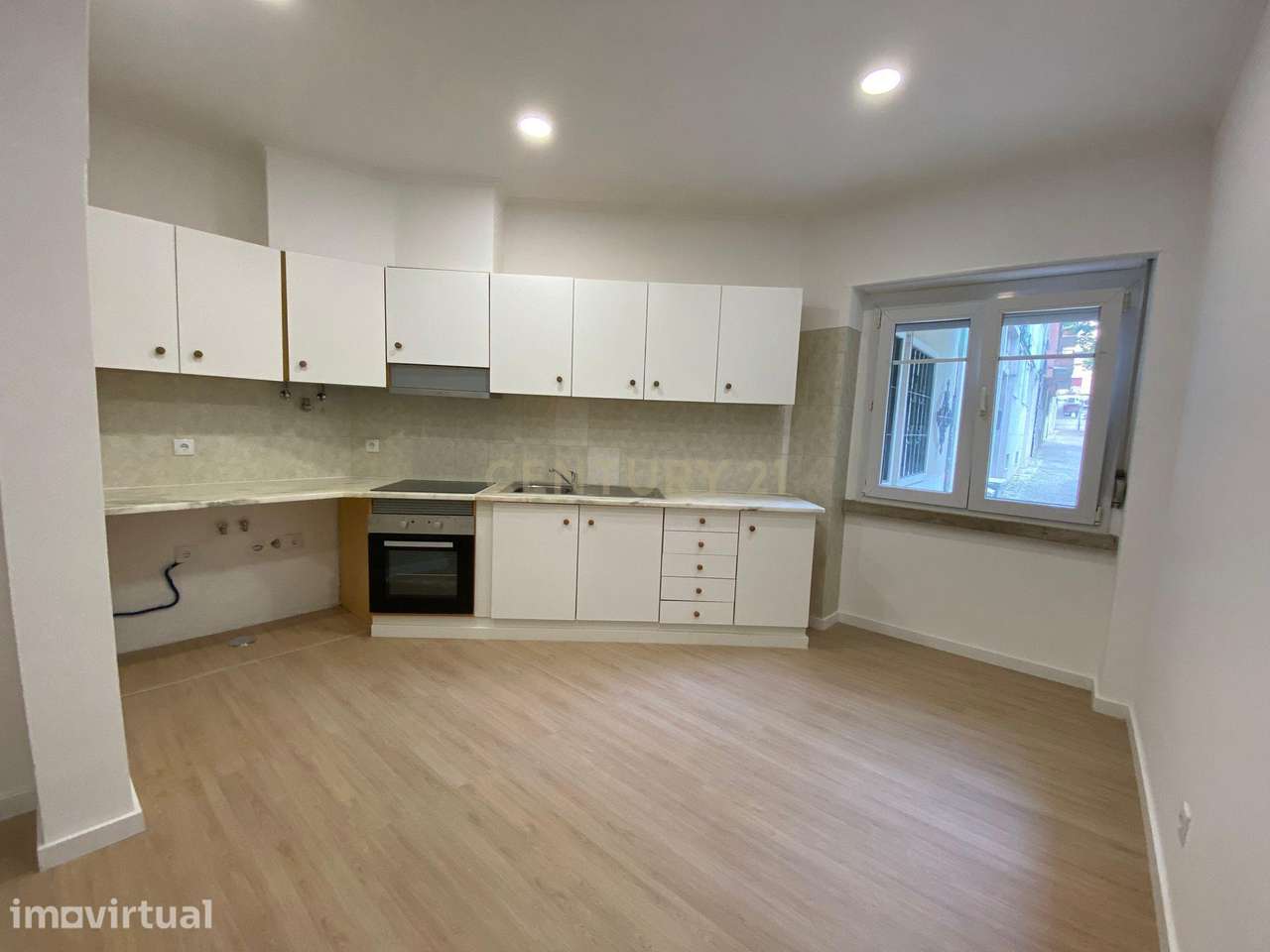 Oportunidade única de arrendamento de um encantador apartamento T1 loc - Grande imagem: 2/15