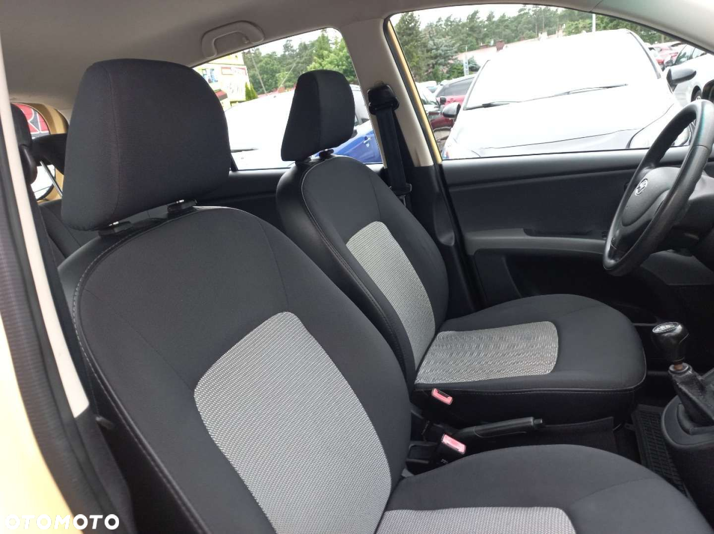 Hyundai i10 - 15