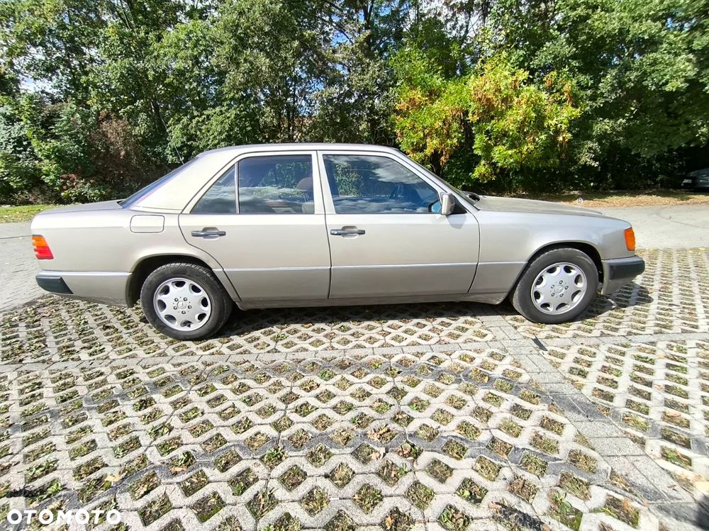 Mercedes-Benz W124 (1984-1993) - 1