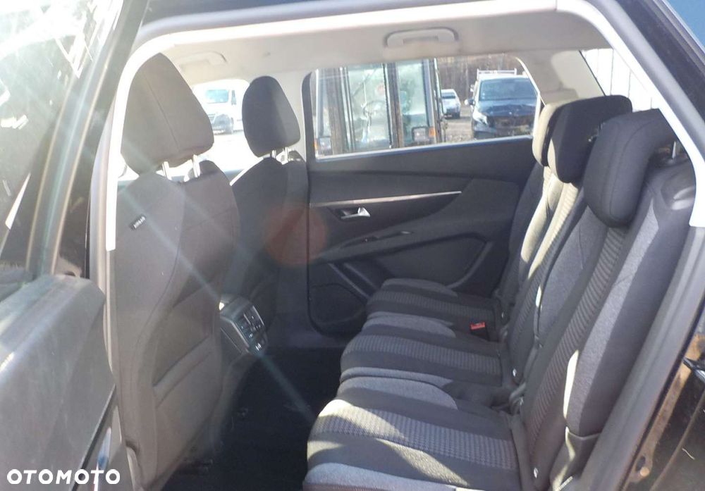 Peugeot 5008 - 14