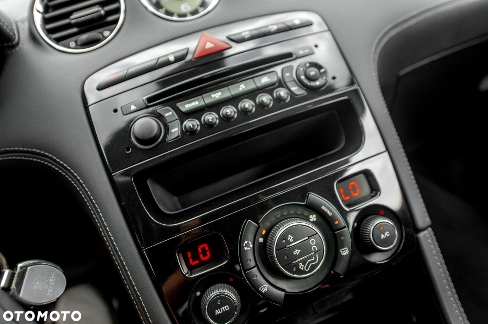 Peugeot RCZ 1.6 200 THP - 32