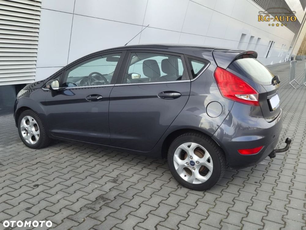 Ford Fiesta - 10
