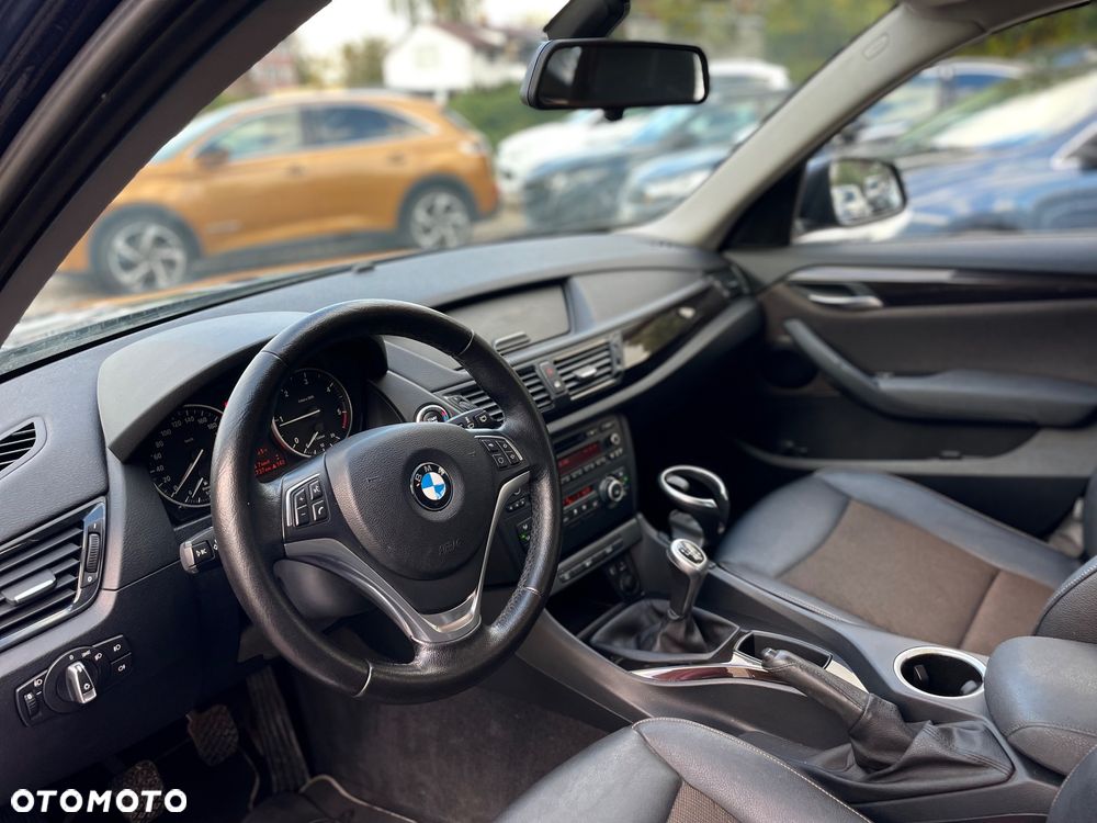 BMW X1 sDrive18d xLine - 11