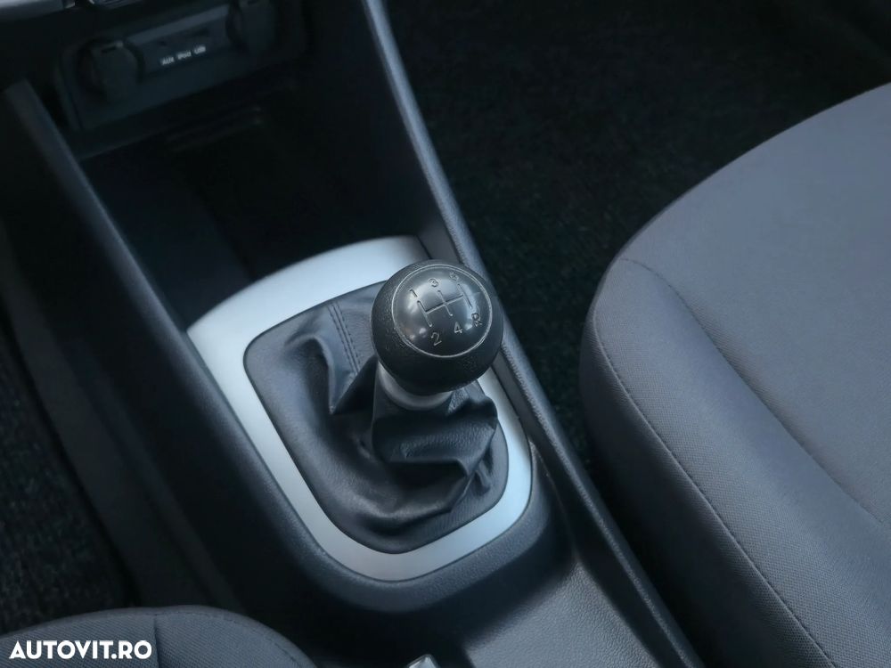 Kia Rio 1.4 EX Basis - 12