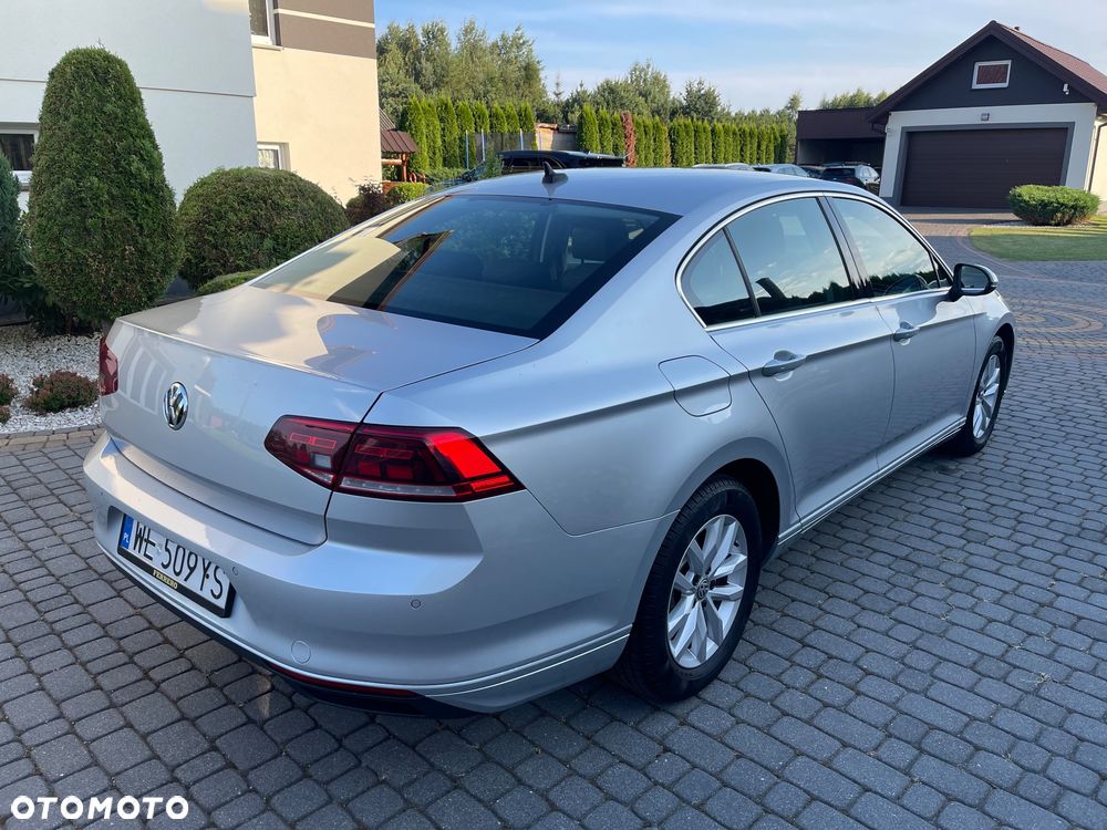 Volkswagen Passat - 8