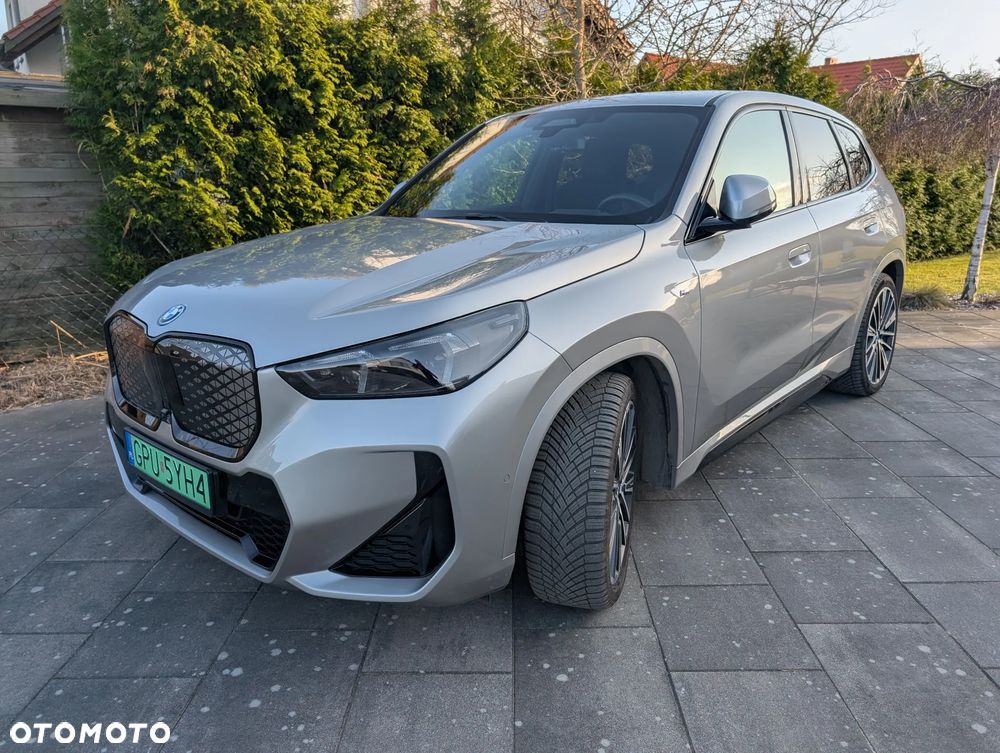 BMW iX1 - 1