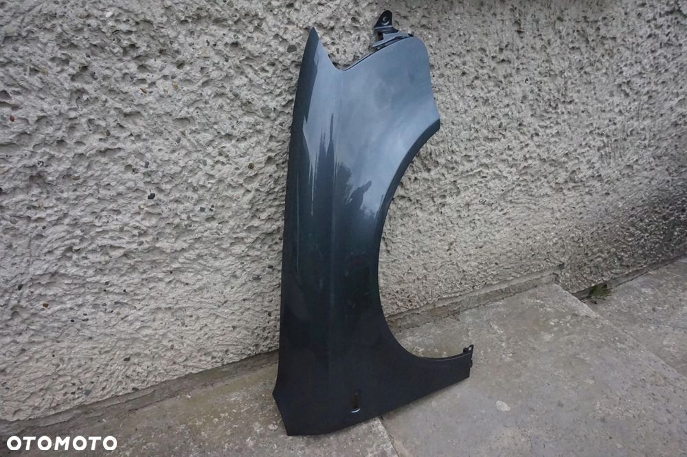 BŁOTNIK PRZEDNI PRAWY AUDI A4 B7 LX7Z 04/07r - 2