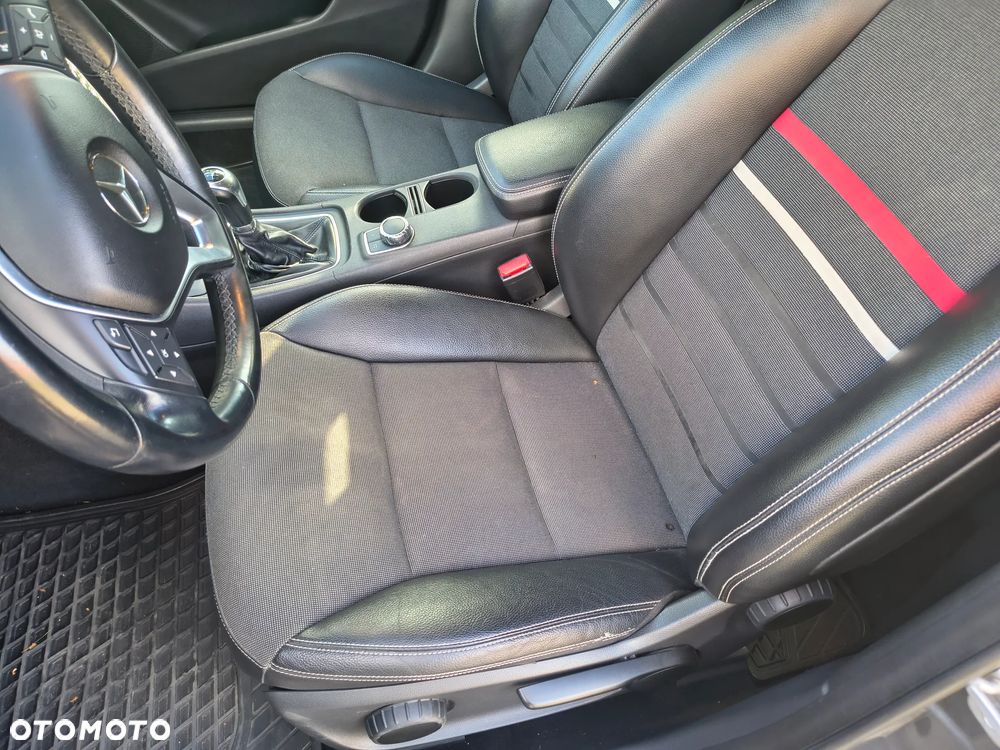 Mercedes-Benz Klasa A 180 (BlueEFFICIENCY) - 12