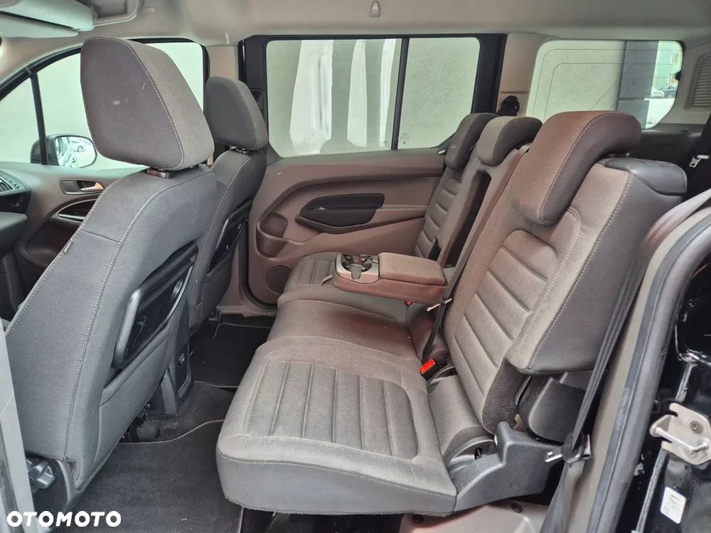 Ford Tourneo Connect Grand - 19