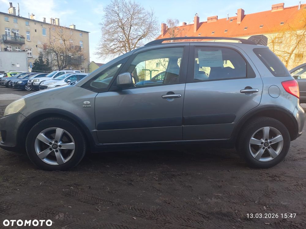 Suzuki SX4 1.9 DDiS 4WD GS / Premium - 4