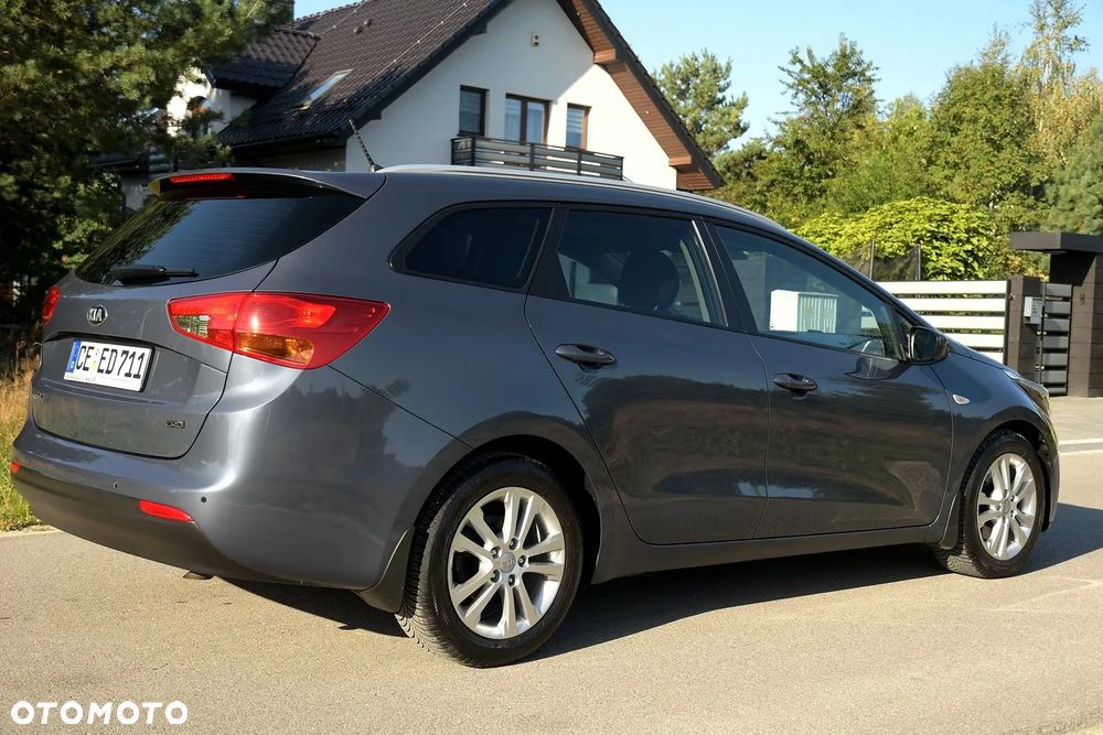 Kia Ceed - 8