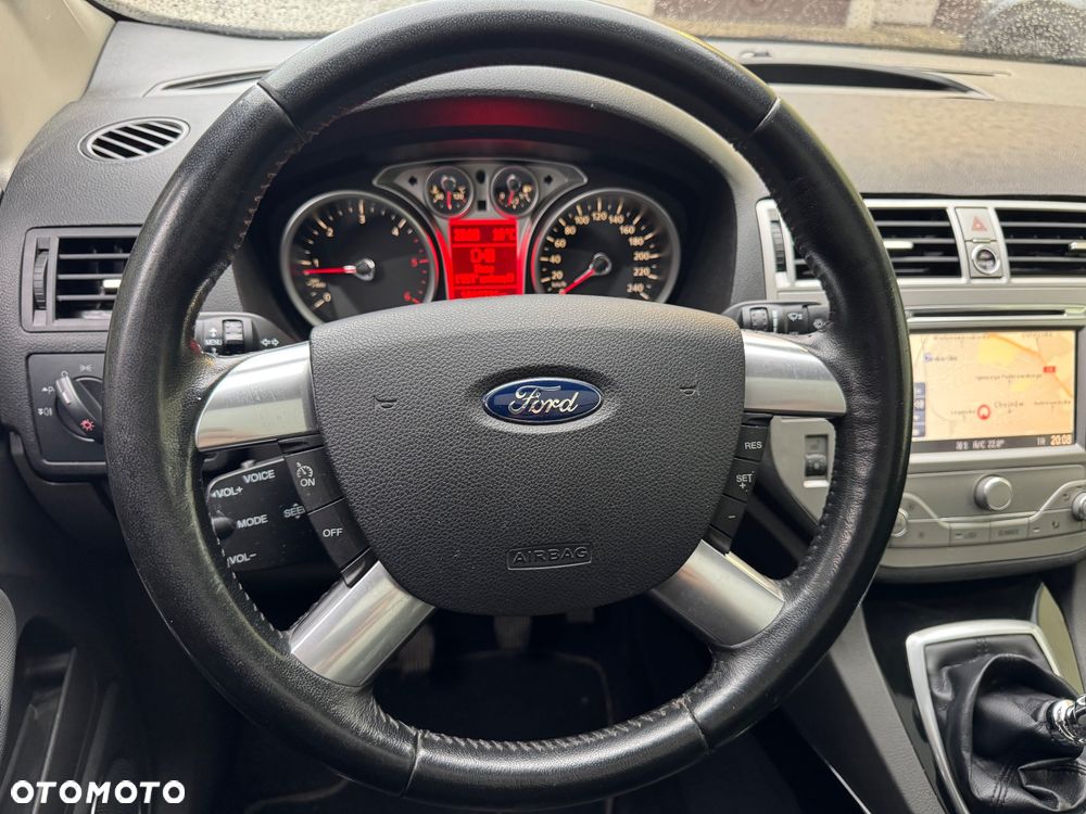 Ford Kuga S 2.0 TDCi 4x4 Plus Editionsmodell - 27
