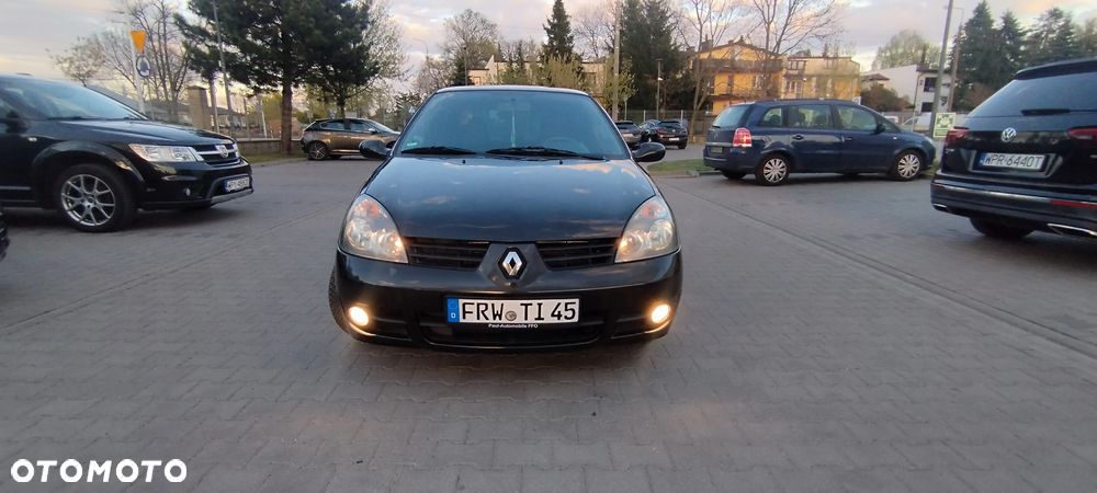 Renault Clio 1.2 16V Campus - 2