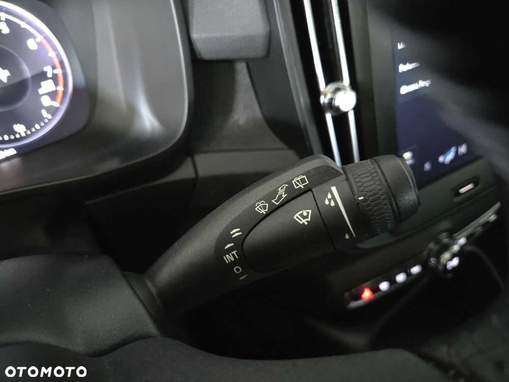 Volvo XC 40 T3 Momentum Core - 18