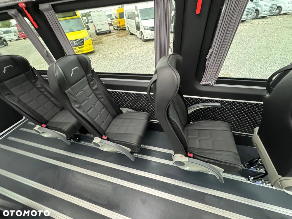 Mercedes-Benz Sprinter - 10
