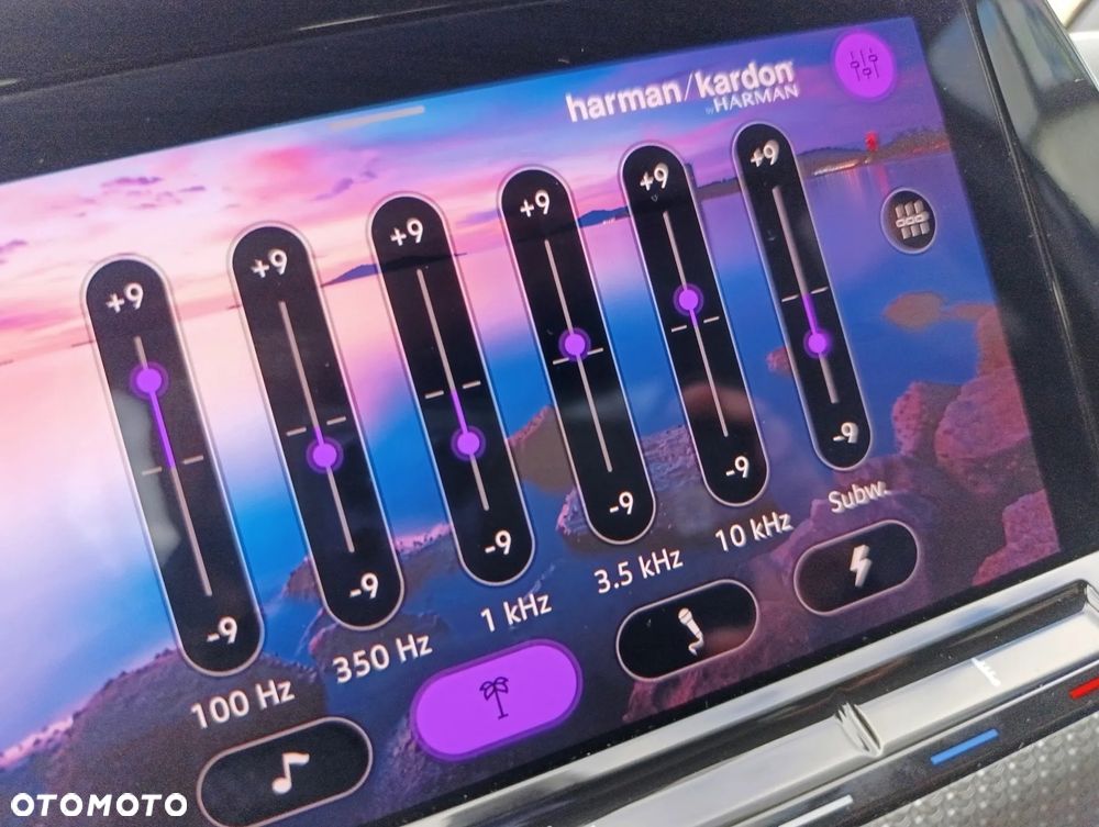 Volkswagen Golf VIII 1.5 eTSI EVO R-Line DSG - 28