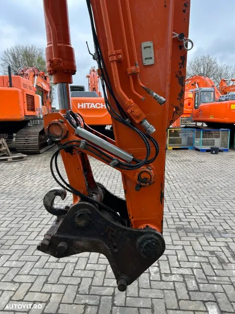Hitachi ZX290LC-5B - 16