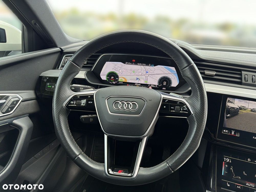 Audi e-tron - 24