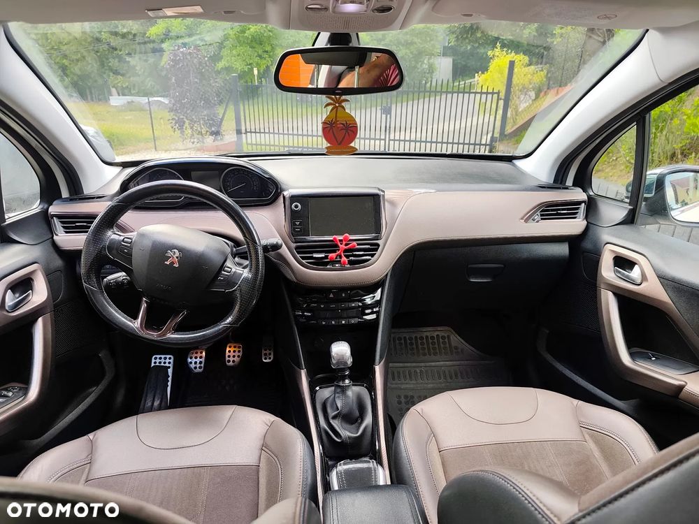 Peugeot 2008 1.6 e-HDi Allure S&S - 4