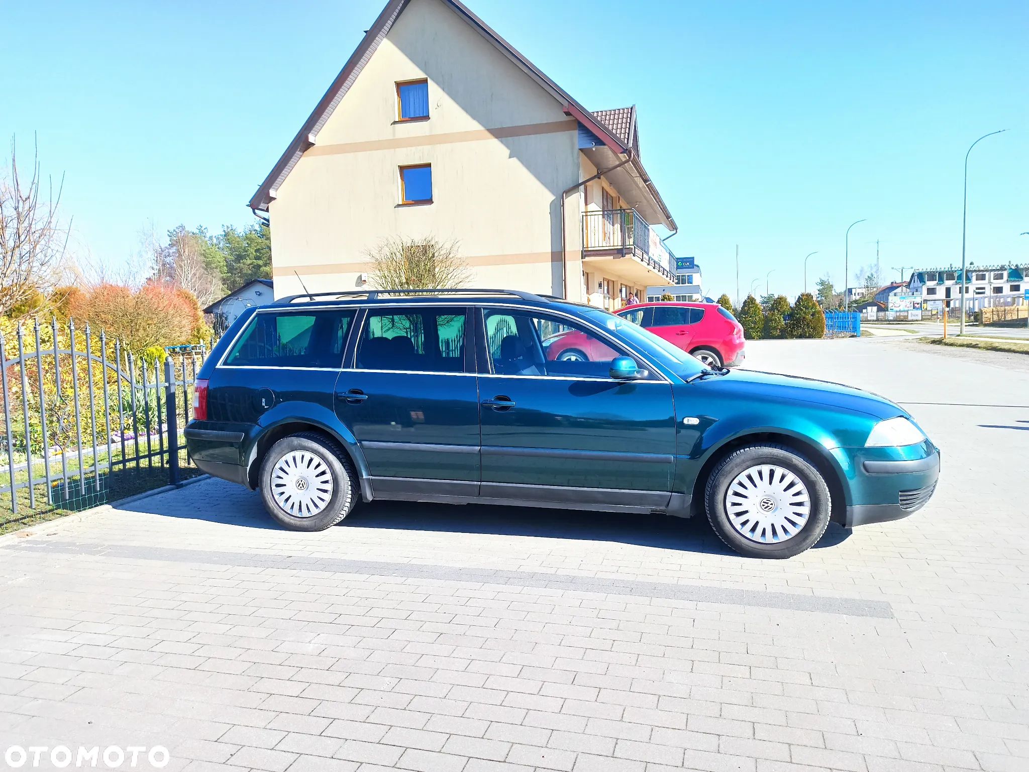 Volkswagen Passat 1.6 Trendline - 1