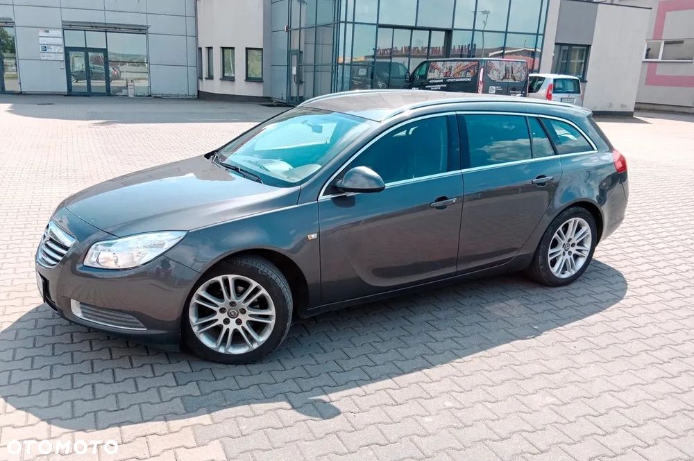 Opel Insignia 1.8 Sports Tourer - 2