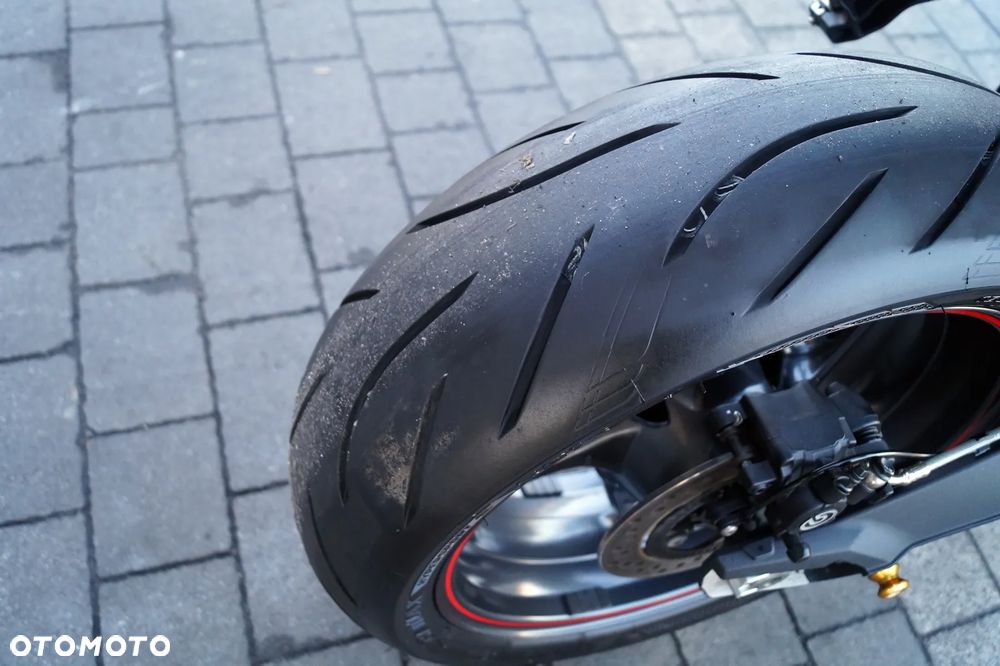 Triumph Street Triple - 15