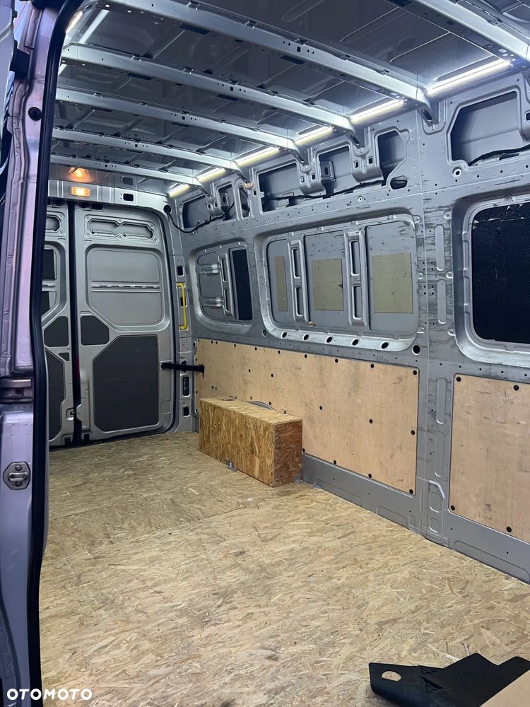 Volkswagen CRAFTER - 8