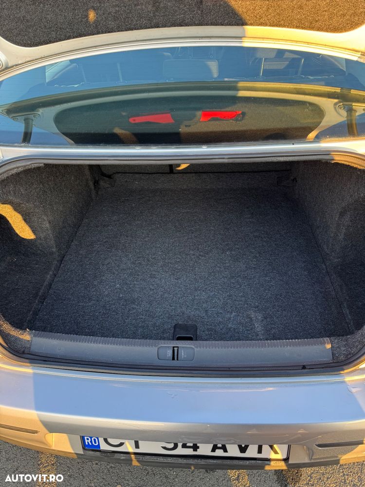Volkswagen Passat 2.0TDI Comfortline DPF - 13