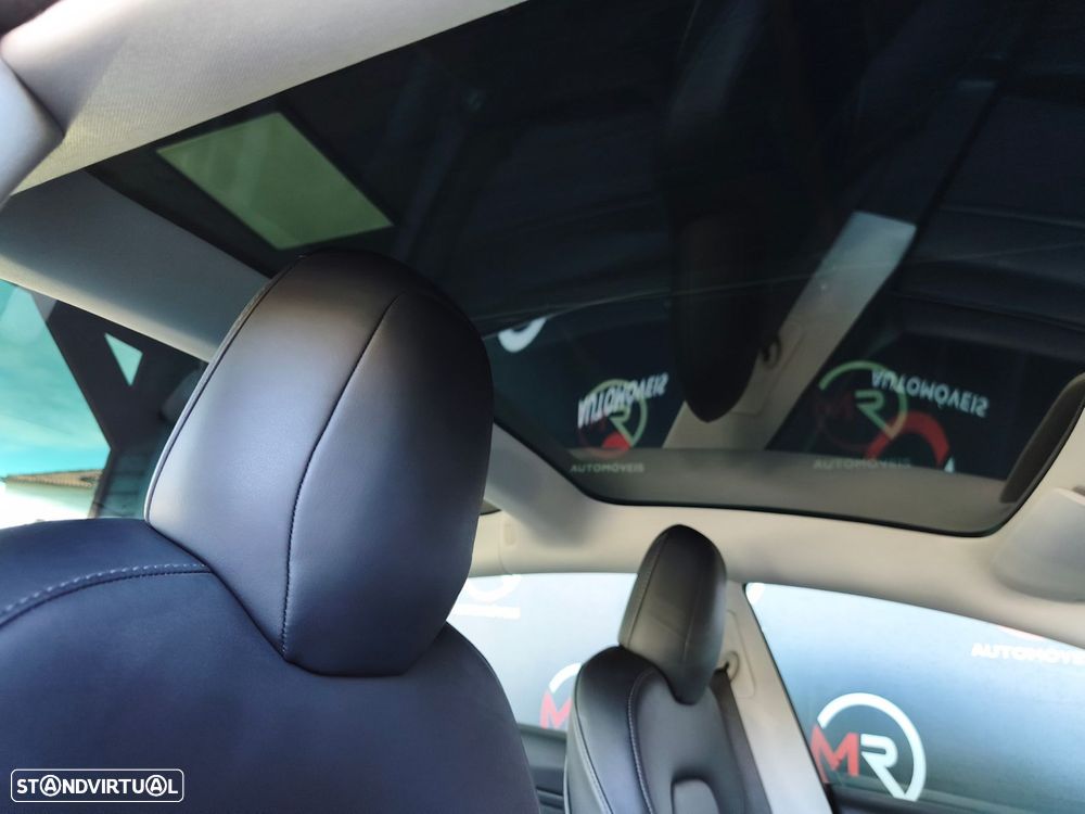 Tesla Model 3 - 37