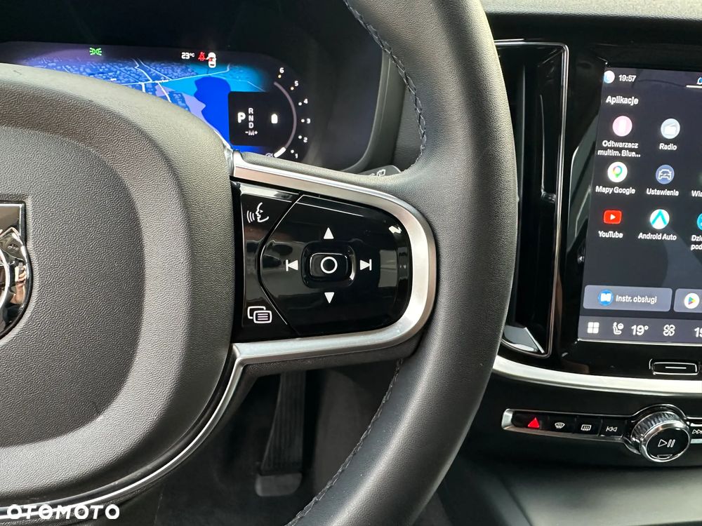 Volvo V60 Cross Country - 20