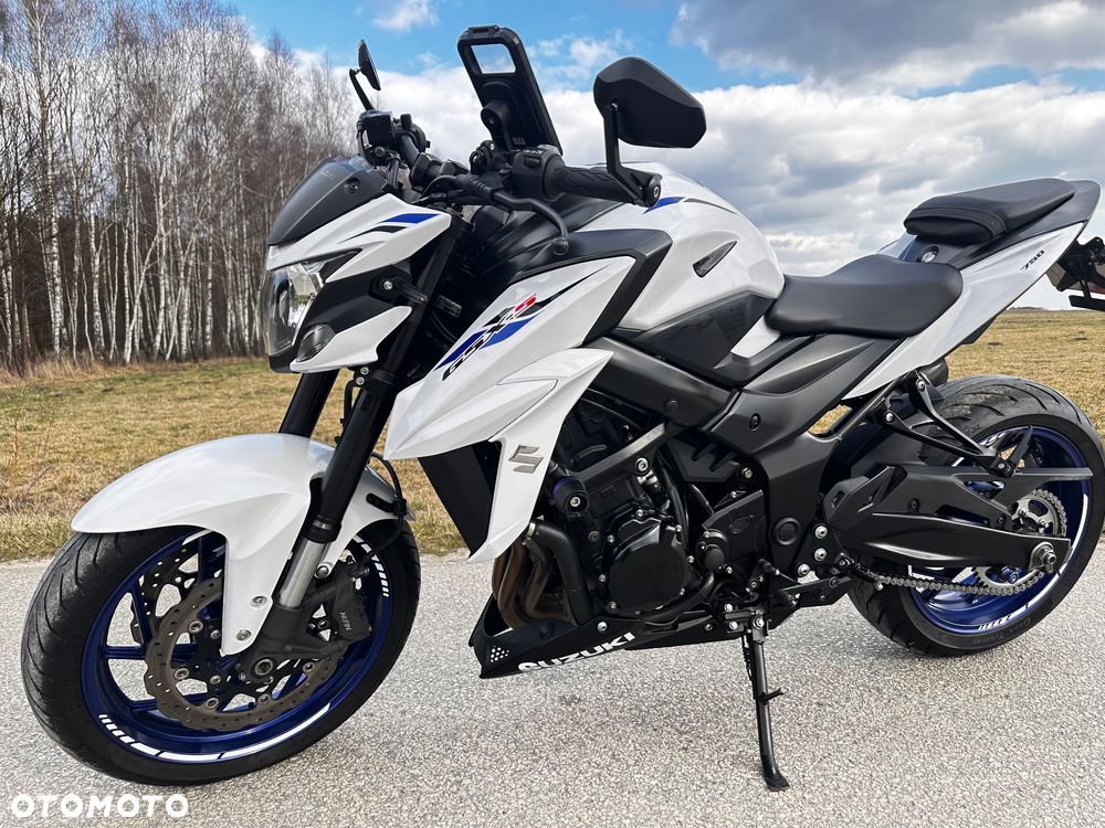Suzuki GSX - 8