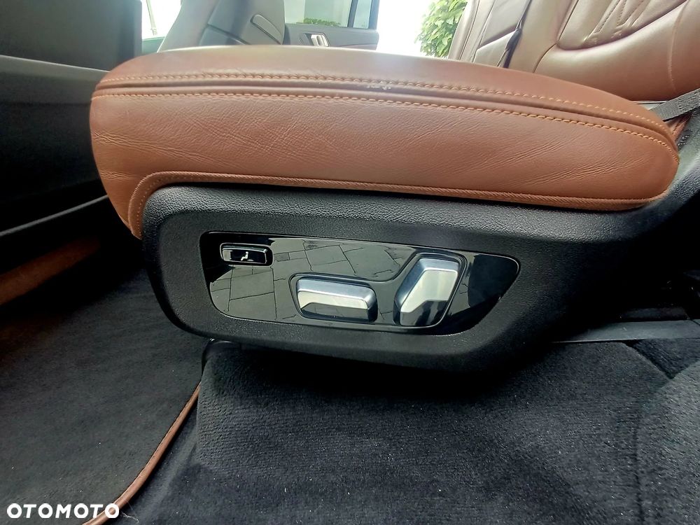 BMW X7 - 33