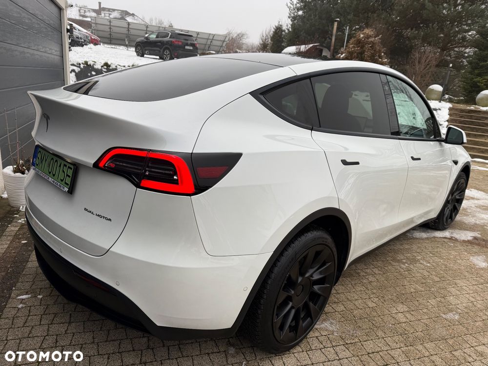 Tesla Y Long Range Dual Motor AWD - 16