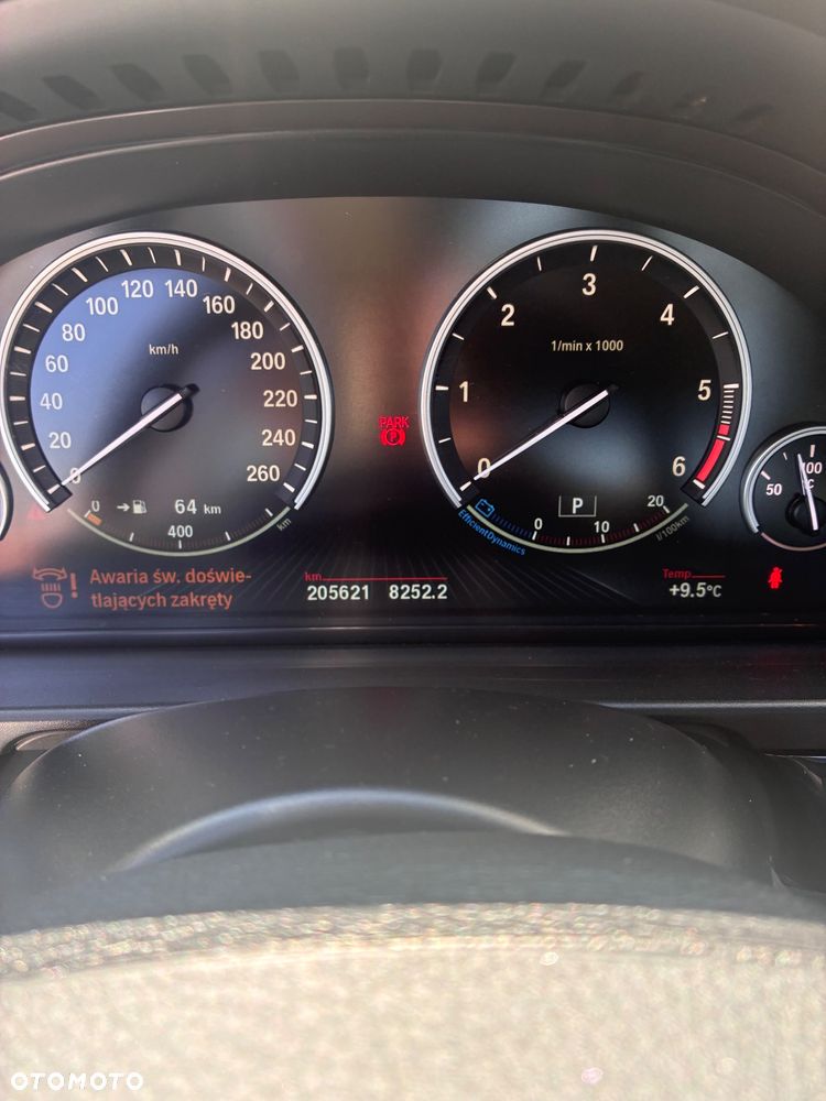 BMW Seria 5 520d xDrive - 11