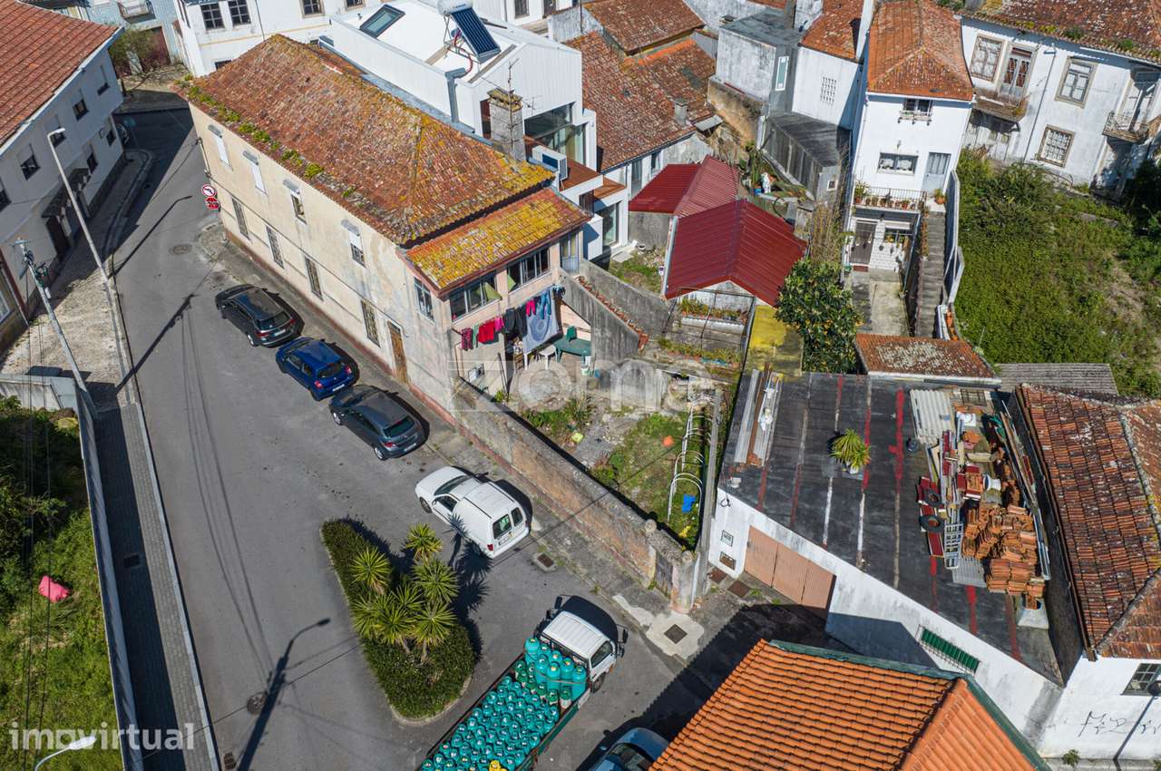 Moradia T4 para Reabilitação no Centro de Ovar - Grande imagem: 5/16