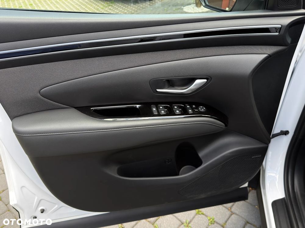 Hyundai Tucson 1.6 T-GDi HEV Executive 4WD - 27