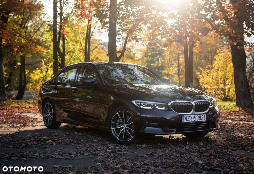 BMW Seria 3 330i xDrive Sport Line - 1